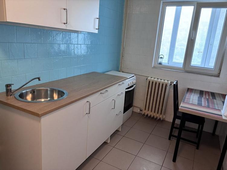 Apartament cu 3 camere decomandat în Dobroești