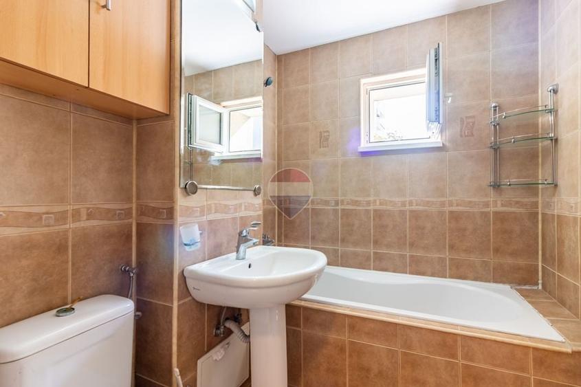 Apartament cu 3 camere decomandat, mobilat în Clucerului