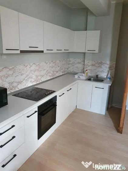 Garsonieră decomandată în Central