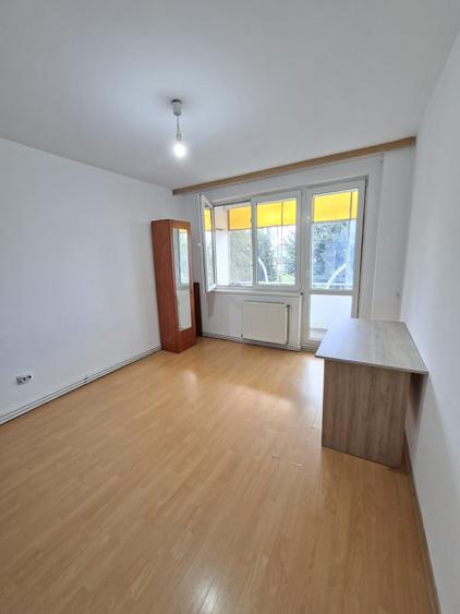 Inchiriez apartament 3 c zona Astra-piata disponibil imediat - 4