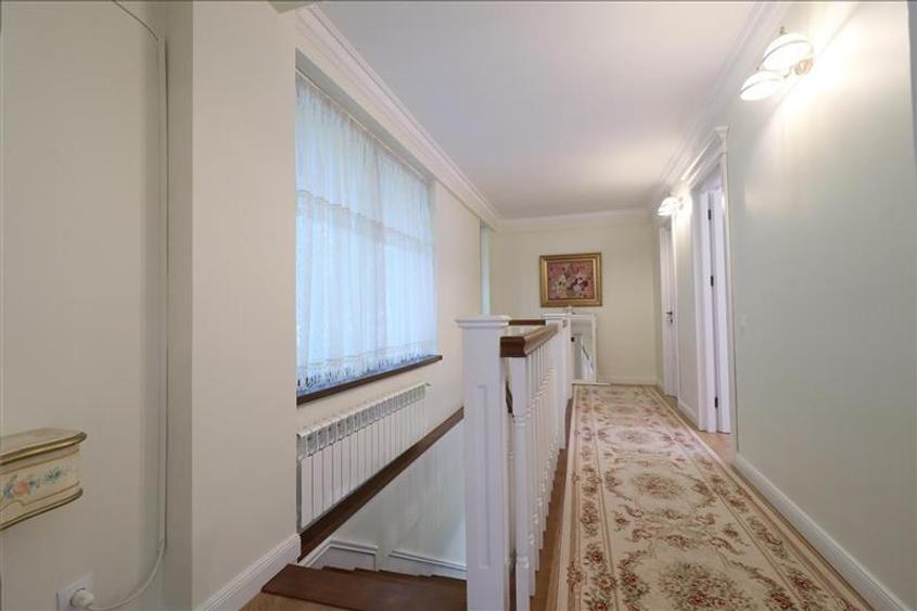 Apartament cu 3 camere decomandat, mobilat în Centru Civic