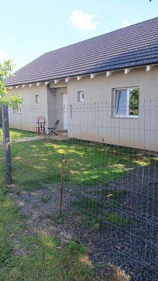 Casă cu Teren 670 Mp în Giarmata