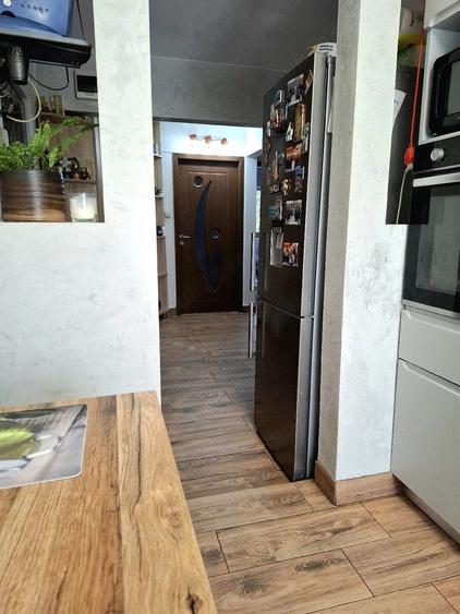 Apartament cu 3 camere decomandat în Lipovei