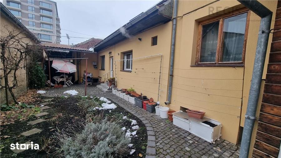 Casă cu 5 camere cu Teren 240 Mp în Bartolomeu