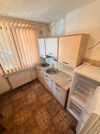 Apartament cu 2 camere semidecomandat, mobilat în Ultracentral