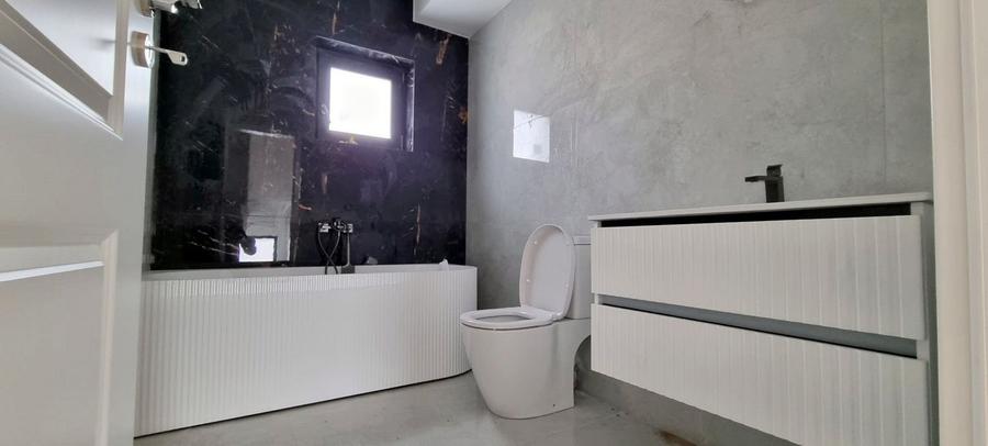 Casă individuală cu 5 camere cu Canalizare în Prelungirea Ghencea