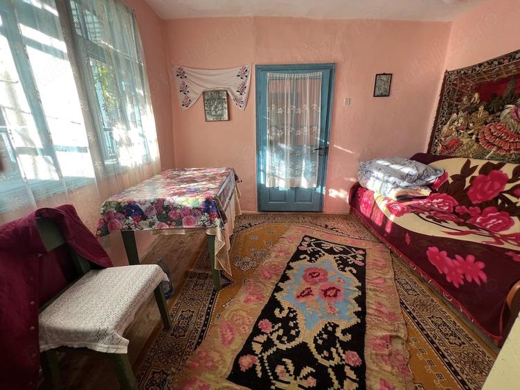 Casă cu 3 camere cu Teren 3481 Mp în Drăgușani