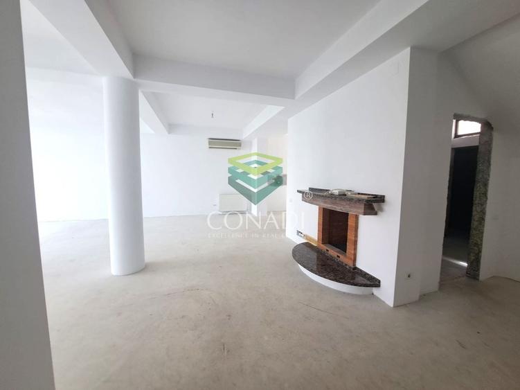 Duplex cu 6 camere cu Canalizare în Iancu Nicolae