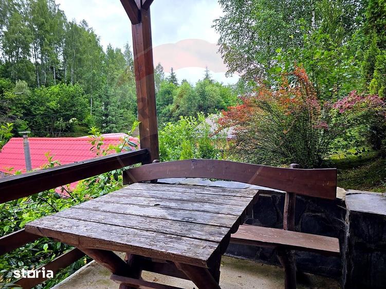 Casă cu 4 camere cu Teren 889 Mp în Râșca