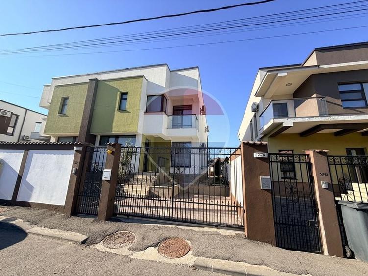 Casă individuală cu 4 camere cu Teren 300 Mp în Central