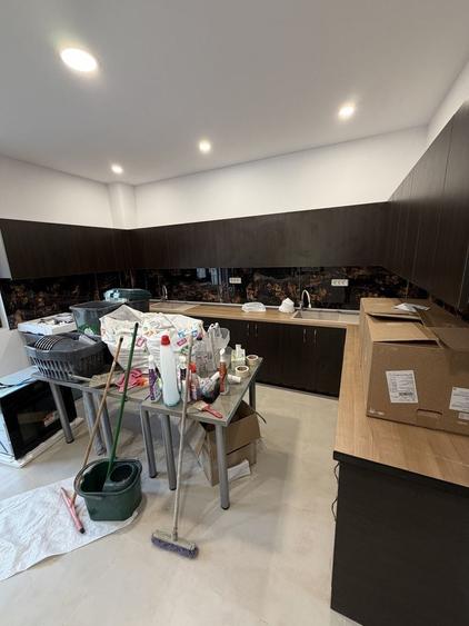 Casă cu 4 camere în Exterior Vest