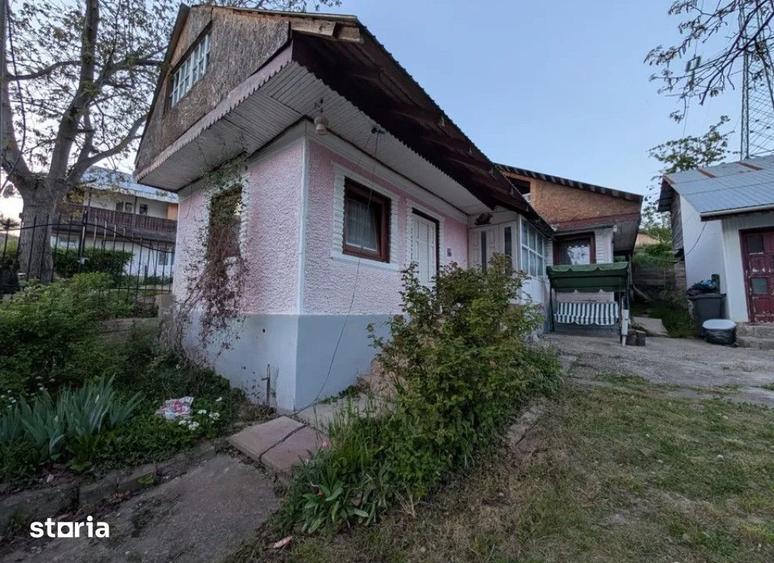 Casă cu 3 camere cu Teren 720 Mp în Sărata