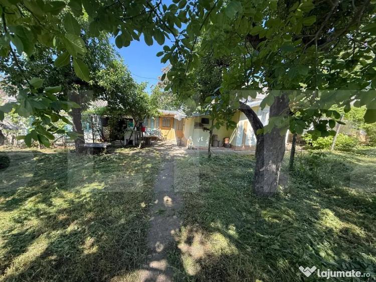 Casă cu 3 camere cu Teren 3095 Mp în Central