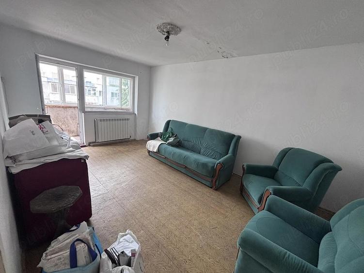 Apartament cu 4 camere decomandat în Autogară