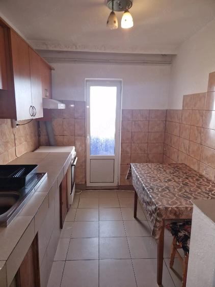 Apartament cu 3 camere decomandat în Ostroveni