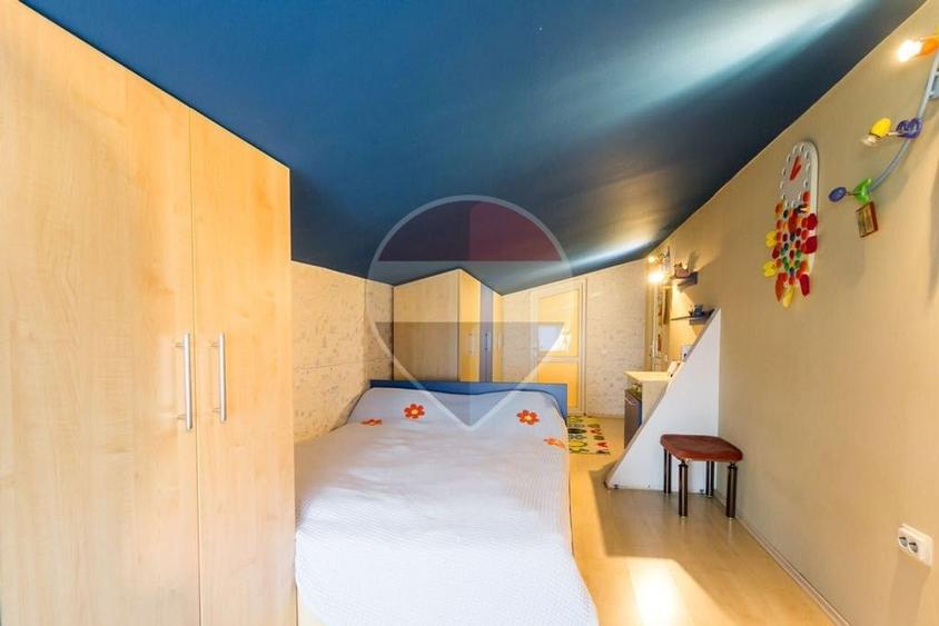 Apartament cu 6 camere semidecomandat, mobilat în Apărătorii Patriei