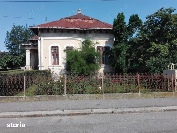 Casă cu 4 camere cu Teren 810 Mp în Fălticeni