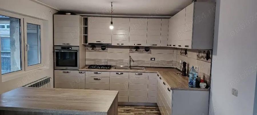 Casă cu 3 camere cu Teren 2100 Mp în Central