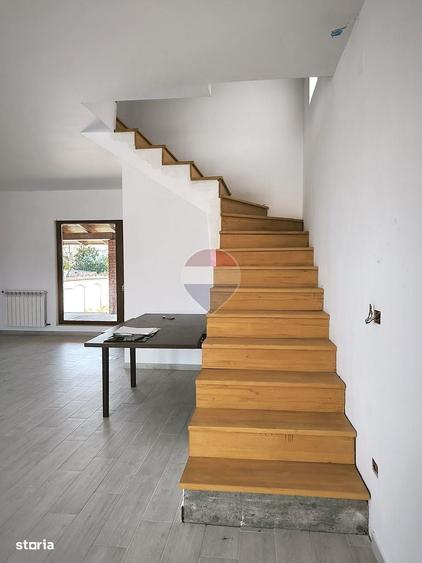 Casă cu 4 camere în Hoghilag