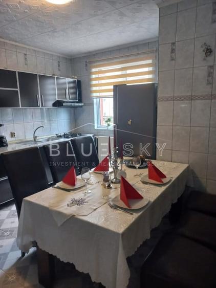Casă individuală cu 8 camere cu Canalizare în Eforie Sud