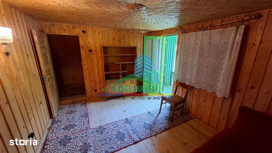 Casă cu 4 camere cu Teren 251 Mp în Tulnici