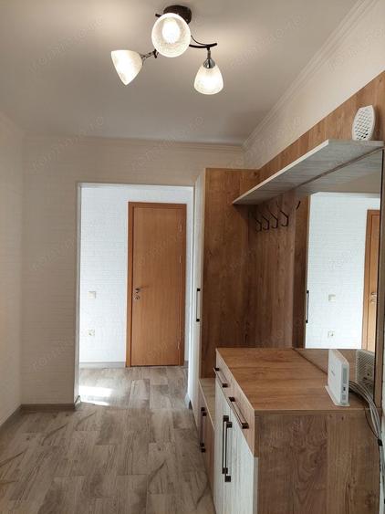 Apartament cu 3 camere decomandat în Berceni