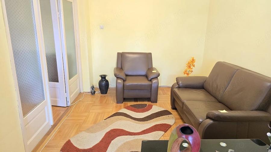 Apartament cu 4 camere semidecomandat în Decebal