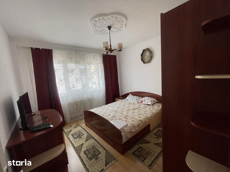 Apartament cu 3 camere decomandat în Vasile Aaron