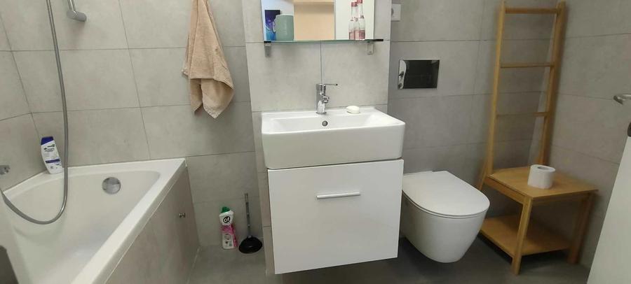 Apartament cu 2 camere semidecomandat în Păcii