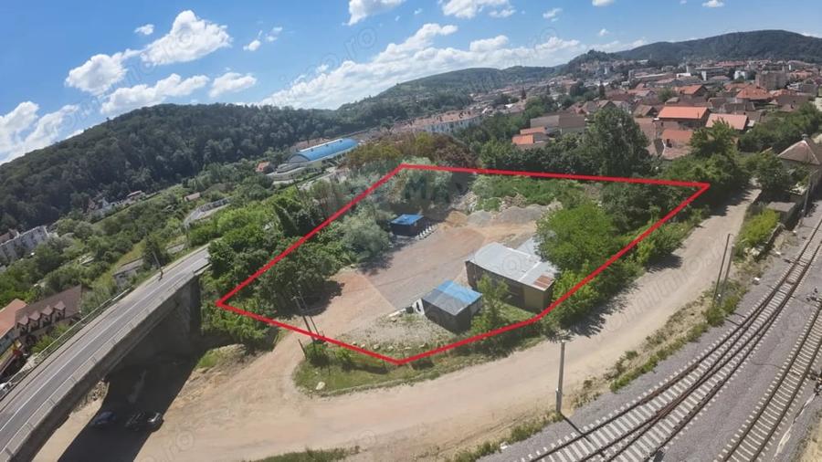 Teren de 3297 mp, în Nord