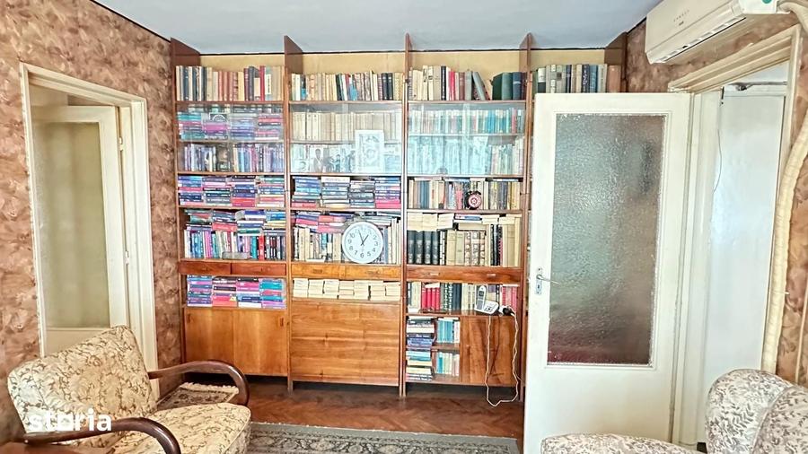 Apartament cu 3 camere semidecomandat în Iancului