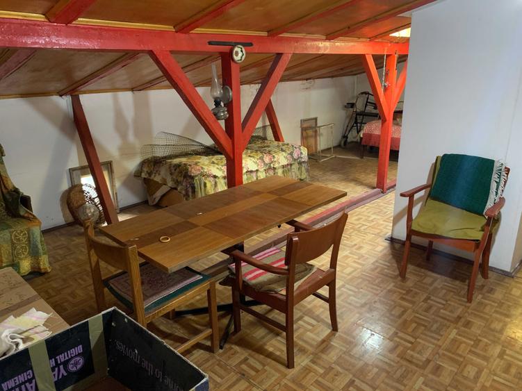 Casă cu 4 camere în Unirii