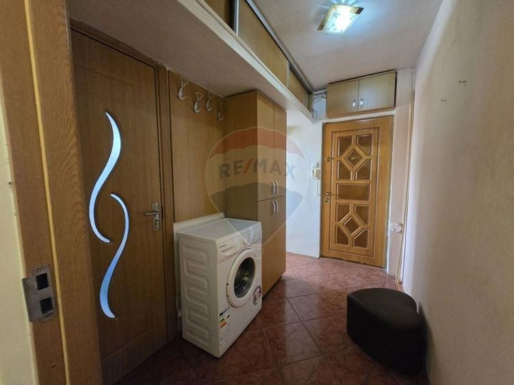 Apartament cu 2 camere semidecomandat în Cetății