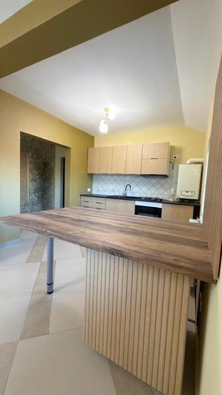 Apartament cu 3 camere semidecomandat în Dâmbovița