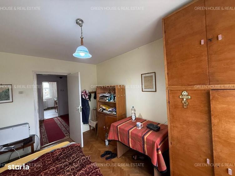 Apartament cu 3 camere decomandat în Deve