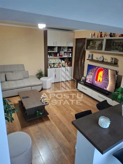 Apartament cu 4 camere decomandat, mobilat în Confecții