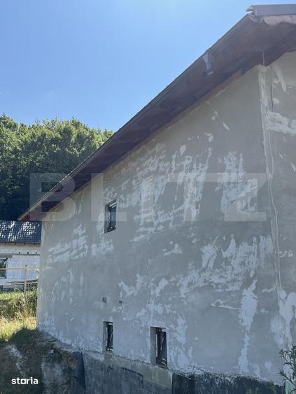 Casă cu 4 camere cu Teren 1000 Mp în Teaca