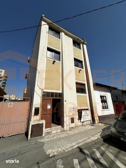 Casă cu 8 camere cu Teren 150 Mp în 13 Septembrie