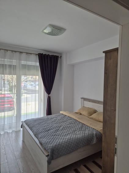 Apartament cu 3 camere decomandat în Exterior Vest