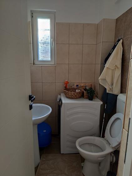 Apartament cu 3 camere semidecomandat în 1 Decembrie 1918