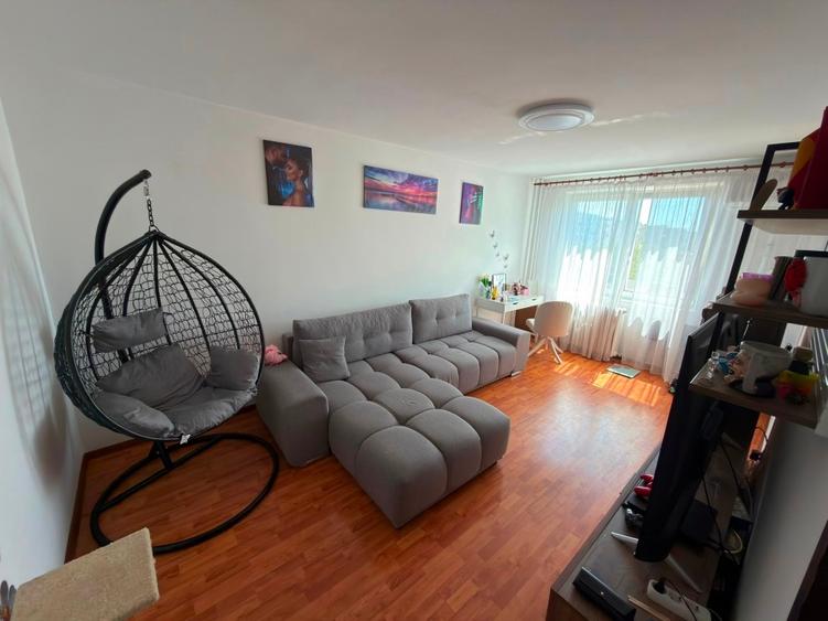 Proprietar direct/ Vând apartament 3 camere , renovat nou, mobilat și utilat nou - 1