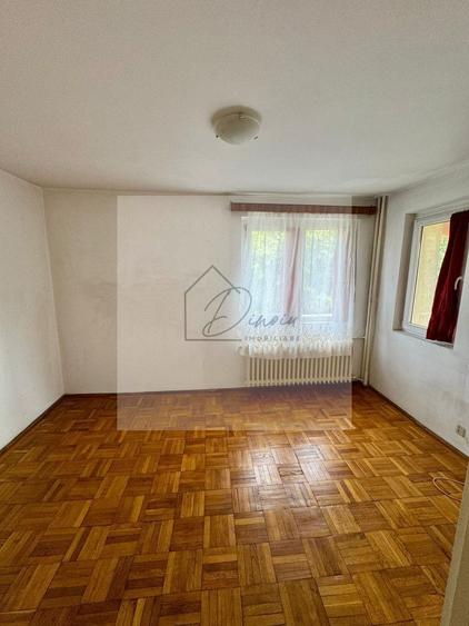 Apartament cu 3 camere semidecomandat în Alexandru Obregia