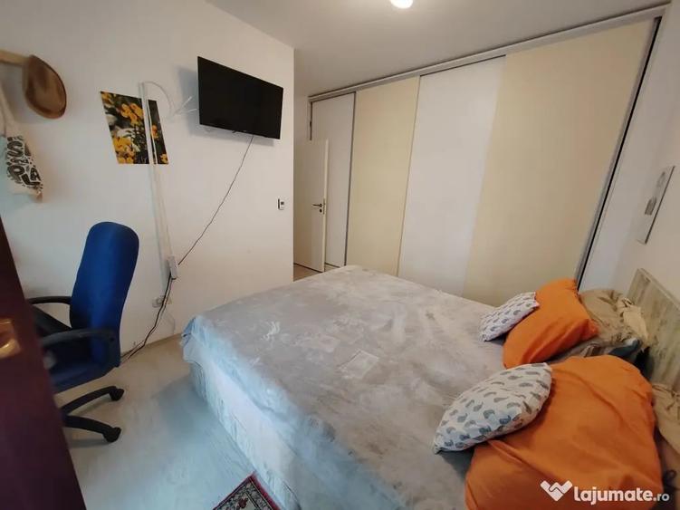 Apartament cu 3 camere decomandat în Valea Adâncă