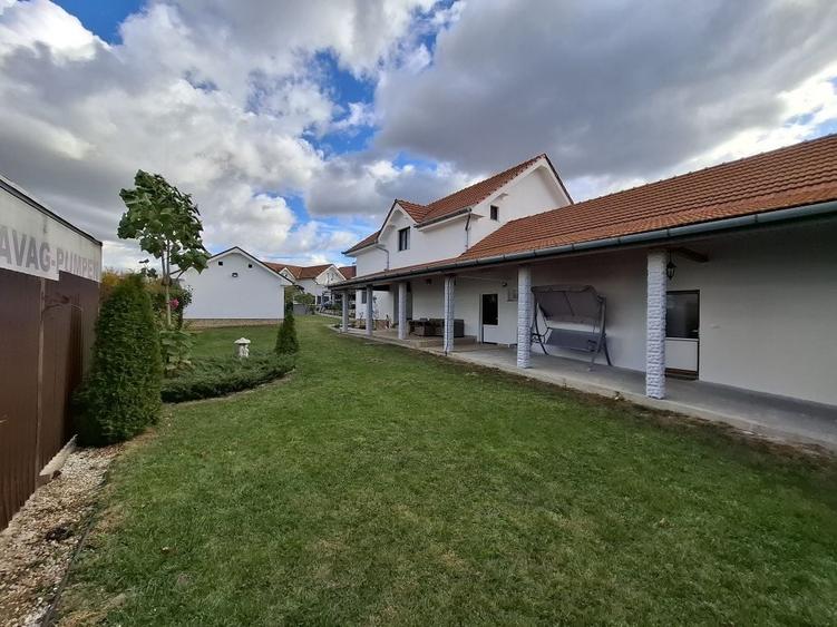 Casă cu 4 camere în Cordău