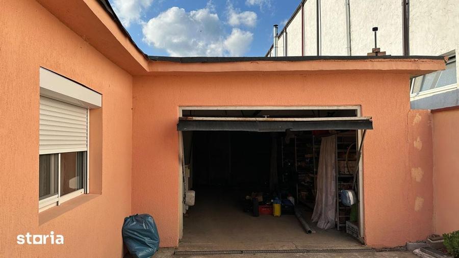 Casă cu 8 camere cu Teren 1420 Mp în Ghiroda