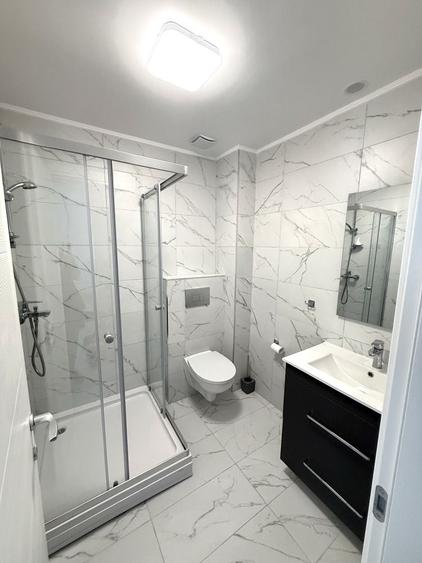 Apartament cu 3 camere decomandat în Ștefăneștii de Jos