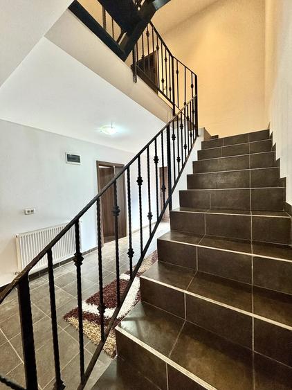 Casă cu 4 camere cu Teren 250 Mp în Giroc