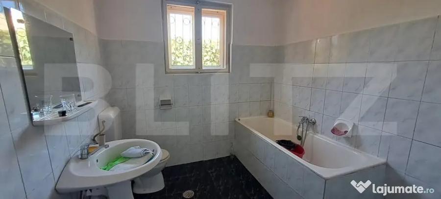Casă cu 4 camere cu Teren 150 Mp în Central