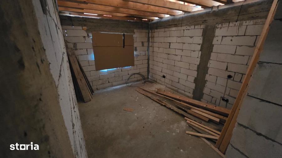 Casă cu 4 camere cu Teren 400 Mp în Câmpineanca