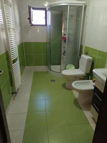 Casă cu Teren 698 Mp în Albert